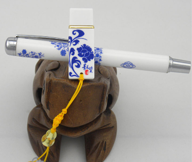 青花瓷U盤(pán)+筆+鼠標(biāo)三件套禮品U盤(pán)   深圳U盤(pán)制作廠(chǎng)家